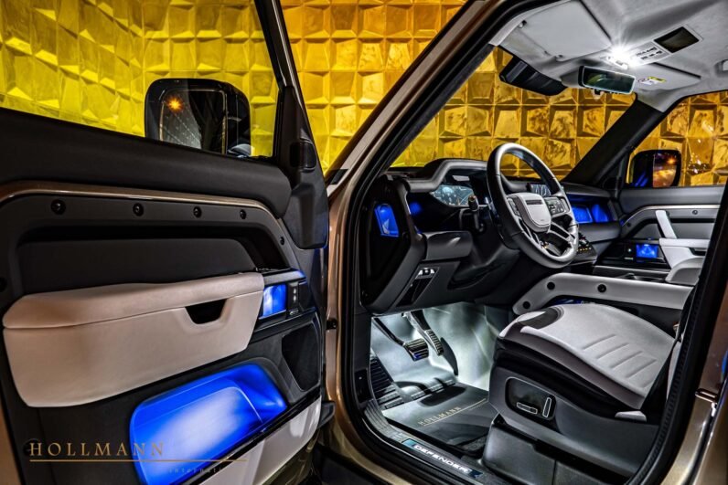 Land Rover Defender OCTA P635 4.4L 2025 for Sale – Petra Copper, Light Cloud + Lunar Interior, 635 HP V8