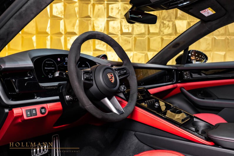 Porsche Panamera GTS 2025