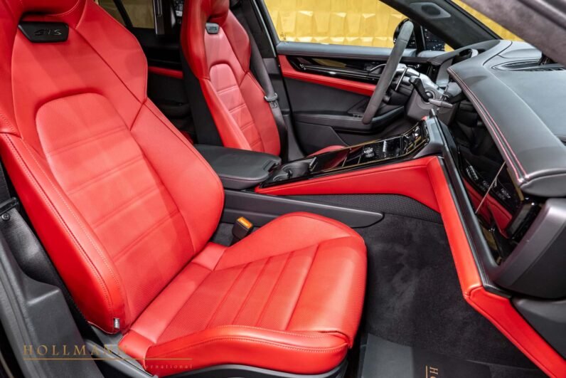 Porsche Panamera GTS 2025