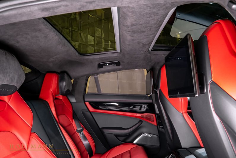 Porsche Panamera GTS 2025