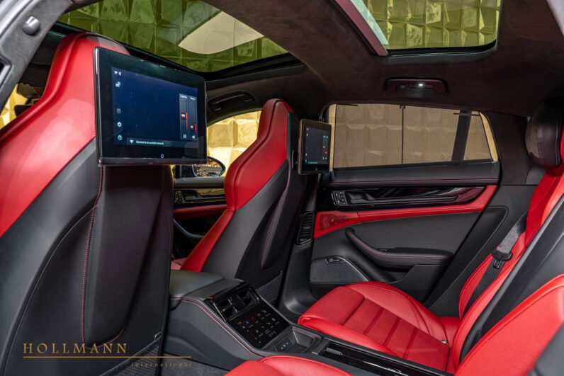 Porsche Panamera GTS 2025