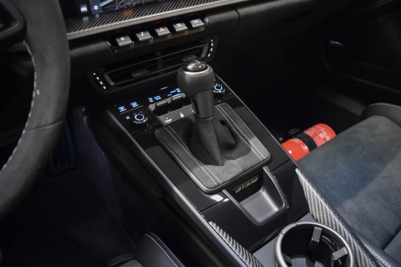 Porsche 911 GT3 RS (992) – Arctic Grey, Weissach Package, Magnesium Wheels, PCCB, Club Sport