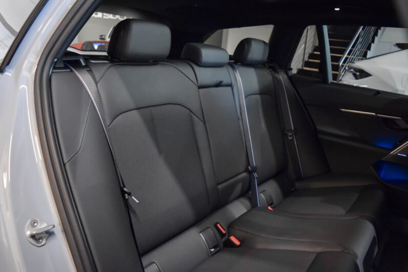 BMW M5 Touring 2025 – Brooklyn Grey, 727 HP Plug-in Hybrid, Bowers & Wilkins, Iconic Glow, M Carbon, Panoramic Roof