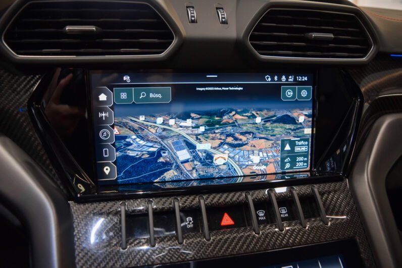 Lamborghini Urus Performante – Bianco Monocerus, Carbon Details, Alcantara Steering, B&O 3D Sound, Full ADAS