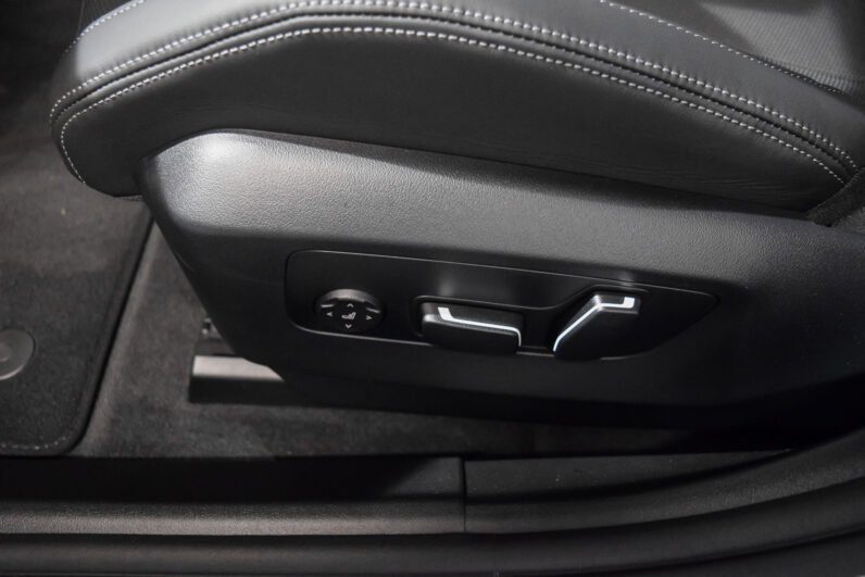 BMW M5 Touring 2025 – Brooklyn Grey, 727 HP Plug-in Hybrid, Bowers & Wilkins, Iconic Glow, M Carbon, Panoramic Roof