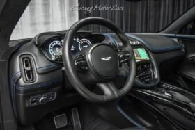 Aston Martin DBX 2021