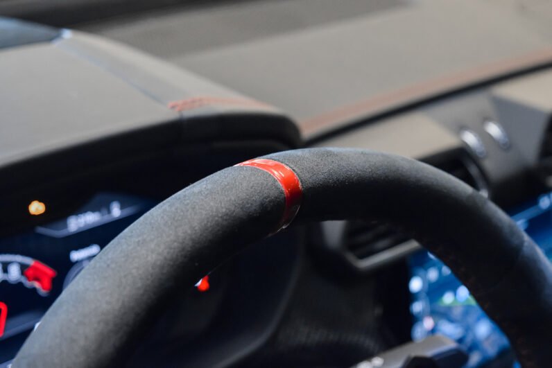 Lamborghini Urus Performante – Bianco Monocerus, Carbon Details, Alcantara Steering, B&O 3D Sound, Full ADAS