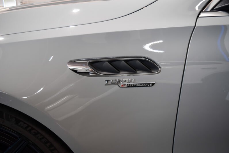 Mercedes-AMG C 63 S E Performance 2024 – MANUFAKTUR Alpine Grey, 680 HP, Ceramic Brakes, AMG Track Pace, Panoramic Roof