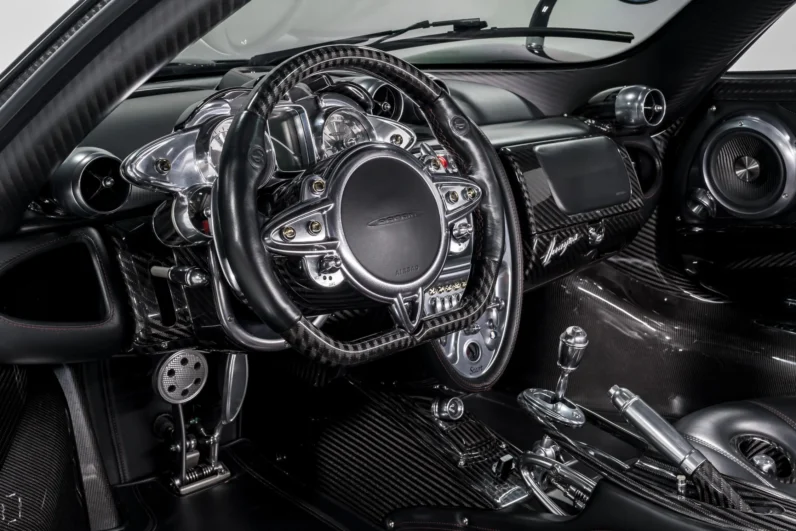 Pagani Huayra Tempesta 2014 – Exposed Carbon, Tempesta Pack, Ohlins Suspension, Sonus Faber, 730 HP V12
