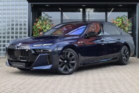 BMW M760e xDrive 2024 – Luxury Plug-In Hybrid Sedan with 572 PS, Bowers & Wilkins Sound & Carbon Interior