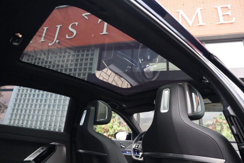 BMW M760e xDrive 2024 – Luxury Plug-In Hybrid Sedan with 572 PS, Bowers & Wilkins Sound & Carbon Interior