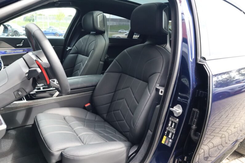 BMW M760e xDrive 2024 – Luxury Plug-In Hybrid Sedan with 572 PS, Bowers & Wilkins Sound & Carbon Interior