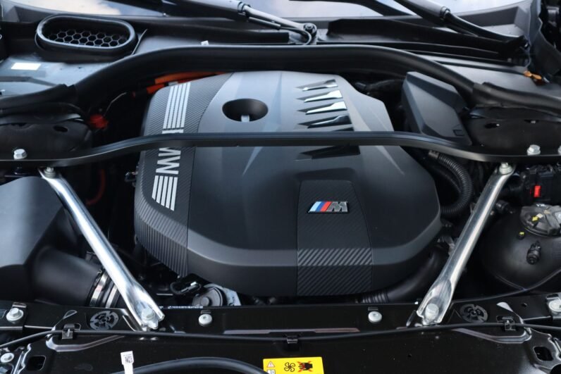 BMW M760e xDrive 2024 – Luxury Plug-In Hybrid Sedan with 572 PS, Bowers & Wilkins Sound & Carbon Interior