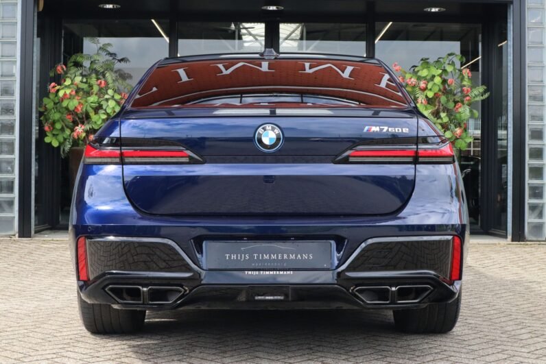 BMW M760e xDrive 2024 – Luxury Plug-In Hybrid Sedan with 572 PS, Bowers & Wilkins Sound & Carbon Interior