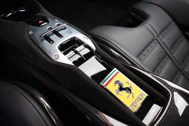 Ferrari 296 GTB Assetto Fiorano 2023 – 830 PS Plug-In Hybrid with Full Carbon Pack & Daytona Racing Seats