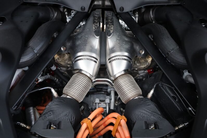 Ferrari 296 GTB Assetto Fiorano 2023 – 830 PS Plug-In Hybrid with Full Carbon Pack & Daytona Racing Seats