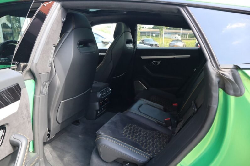 Lamborghini Urus 2021 – 650 PS Super SUV with Matte Green Wrap, Ceramic Brakes & Bang & Olufsen Sound