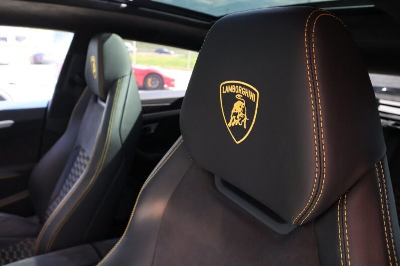 Lamborghini Urus 2021 – 650 PS Super SUV with Matte Green Wrap, Ceramic Brakes & Bang & Olufsen Sound