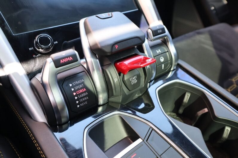 Lamborghini Urus 2021 – 650 PS Super SUV with Matte Green Wrap, Ceramic Brakes & Bang & Olufsen Sound