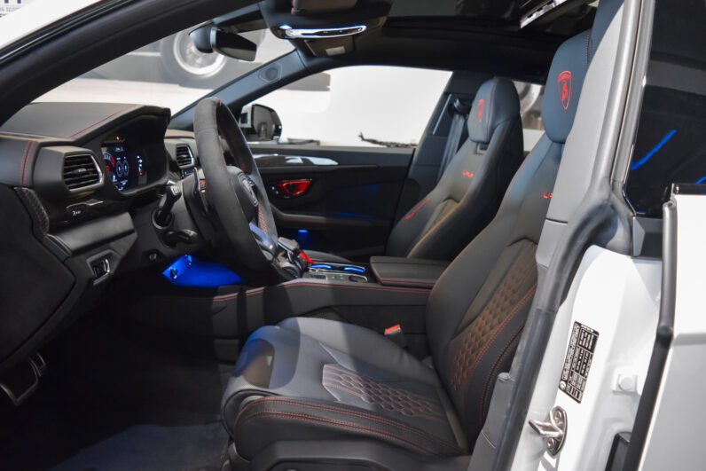 Lamborghini Urus Performante – Bianco Monocerus, Carbon Details, Alcantara Steering, B&O 3D Sound, Full ADAS