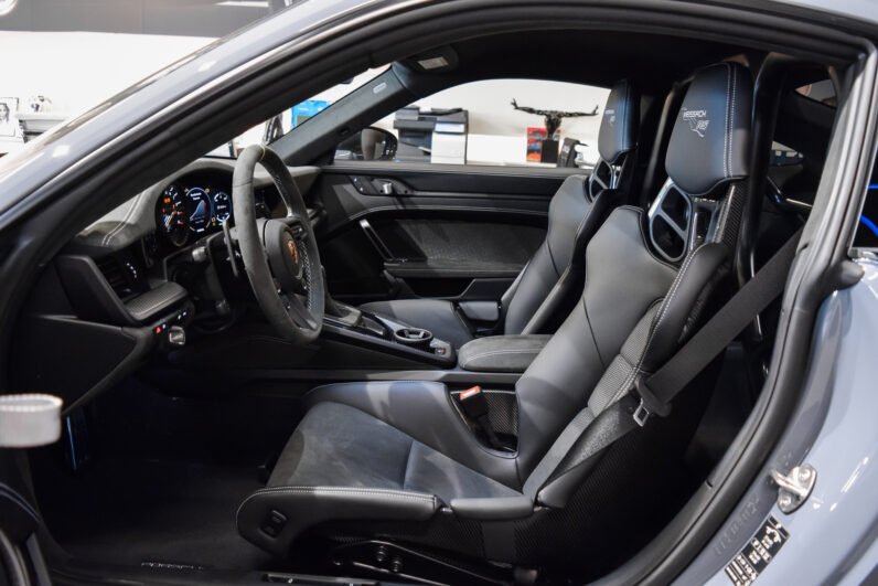 Porsche 911 GT3 RS (992) – Arctic Grey, Weissach Package, Magnesium Wheels, PCCB, Club Sport