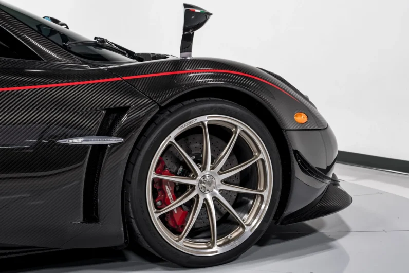 Pagani Huayra Tempesta 2014 – Exposed Carbon, Tempesta Pack, Ohlins Suspension, Sonus Faber, 730 HP V12