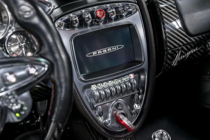 Pagani Huayra Tempesta 2014 – Exposed Carbon, Tempesta Pack, Ohlins Suspension, Sonus Faber, 730 HP V12