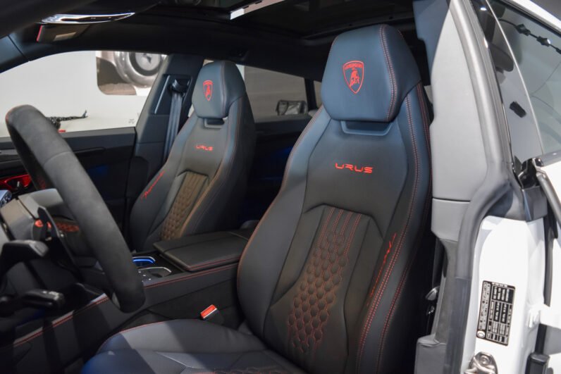 Lamborghini Urus Performante – Bianco Monocerus, Carbon Details, Alcantara Steering, B&O 3D Sound, Full ADAS