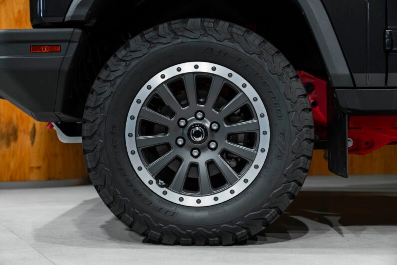 Ineos Grenadier Trialmaster Edition 2024 – 286 HP, Front & Rear Locking Differentials, Snorkel, 18” Alloys, Rough + Smooth Pack