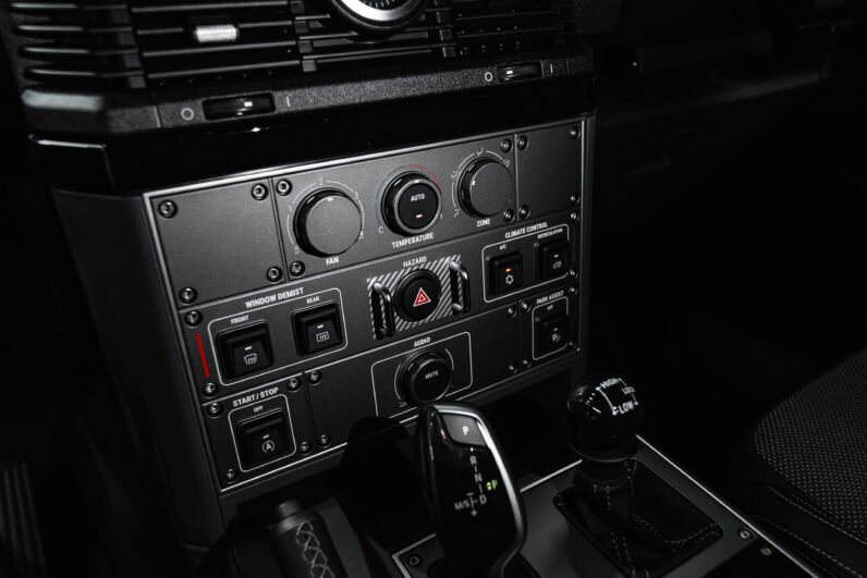 Ineos Grenadier Trialmaster Edition 2024 – 286 HP, Front & Rear Locking Differentials, Snorkel, 18” Alloys, Rough + Smooth Pack