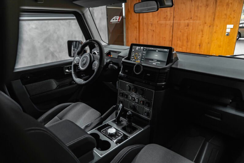 Ineos Grenadier Trialmaster Edition 2024 – 286 HP, Front & Rear Locking Differentials, Snorkel, 18” Alloys, Rough + Smooth Pack