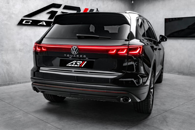 Volkswagen Touareg 2024 – V6 TDI SUV with LED & Trailer Hook