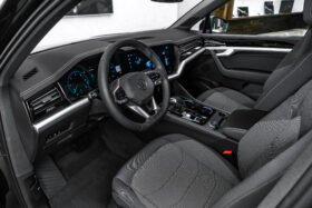 Volkswagen Touareg 2024 – V6 TDI SUV with LED & Trailer Hook