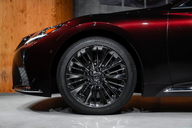 Lexus LS 500h Prestige 2023 – Agate Sonic Metallic, 359 HP Hybrid, Mark Levinson, Panoramic Roof, Massage Seats & 24” HUD