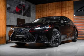 Lexus LS 500h Prestige 2023 – Agate Sonic Metallic, 359 HP Hybrid, Mark Levinson, Panoramic Roof, Massage Seats & 24” HUD