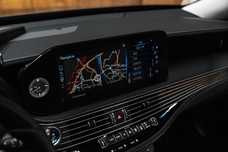 Lexus LS 500h Prestige 2023 – Agate Sonic Metallic, 359 HP Hybrid, Mark Levinson, Panoramic Roof, Massage Seats & 24” HUD