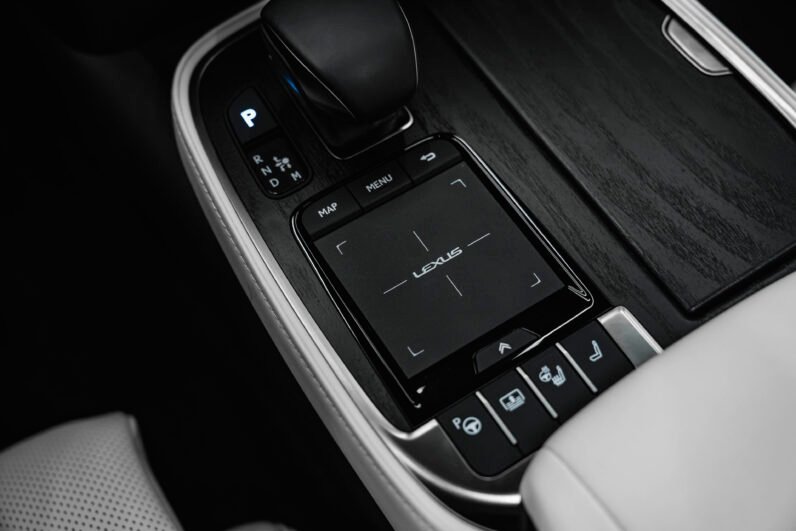 Lexus LS 500h Prestige 2023 – Agate Sonic Metallic, 359 HP Hybrid, Mark Levinson, Panoramic Roof, Massage Seats & 24” HUD