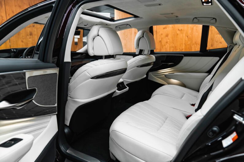 Lexus LS 500h Prestige 2023 – Agate Sonic Metallic, 359 HP Hybrid, Mark Levinson, Panoramic Roof, Massage Seats & 24” HUD