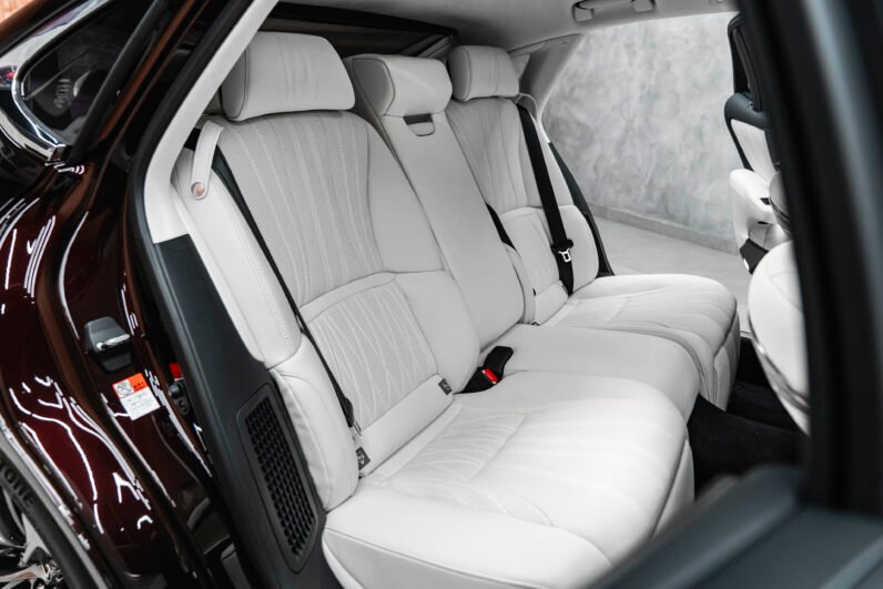 Lexus LS 500h Prestige 2023 – Agate Sonic Metallic, 359 HP Hybrid, Mark Levinson, Panoramic Roof, Massage Seats & 24” HUD