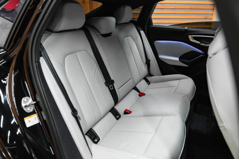 Audi A5 2.0 TFSI Quattro S Line 2024 – Mythos Black, 204 HP, B&O 3D Sound, Matrix LED, Virtual Cockpit & 360° Camera