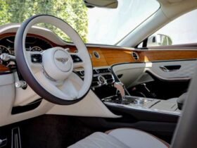 Bentley Flying Spur Odyssean Edition Hybrid 2023 – White Sand, 4,057 km