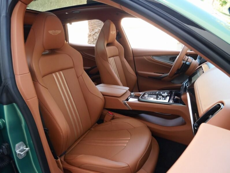 Aston Martin DBX 707 2025