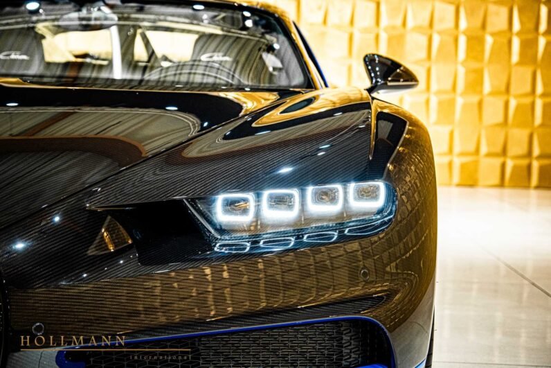 Bugatti Chiron 2018 for Sale – Full Black Carbon, 1,500 HP W16, French Racing Blue Leather Interior & Only 2,475 km
