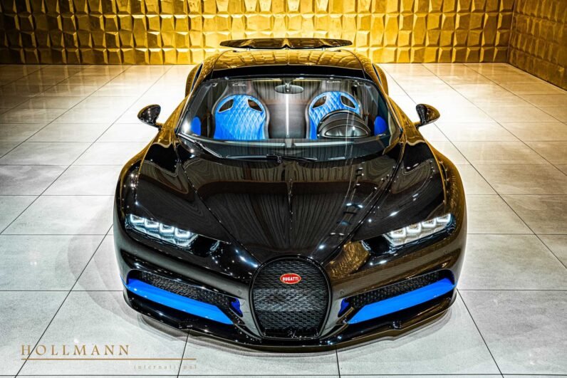 Bugatti Chiron 2018 for Sale – Full Black Carbon, 1,500 HP W16, French Racing Blue Leather Interior & Only 2,475 km