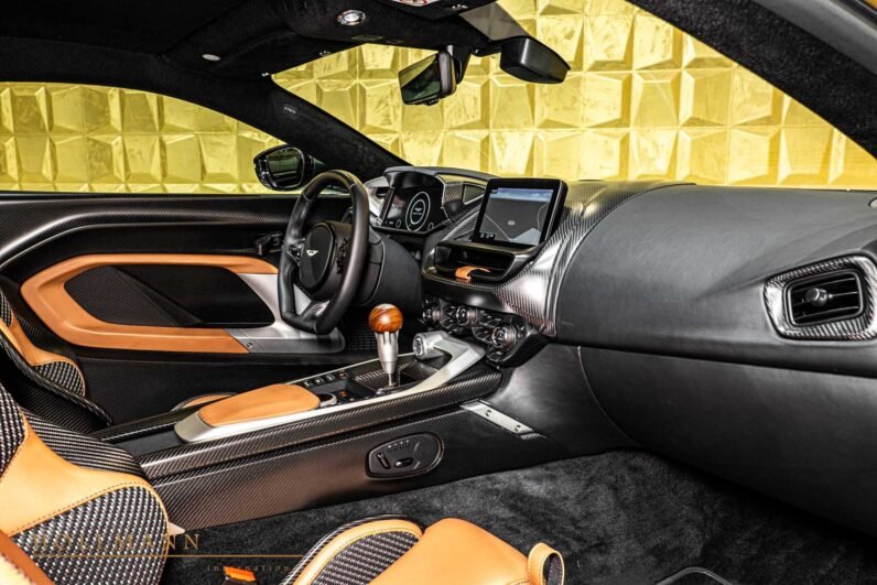 Aston Martin Valour 2025 – Buckinghamshire Green, 715 HP V12, 6-Speed Manual, Copper Tan Interior, 1 of 110 Units