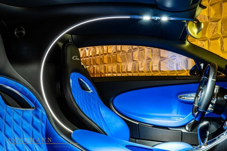Bugatti Chiron 2018 for Sale – Full Black Carbon, 1,500 HP W16, French Racing Blue Leather Interior & Only 2,475 km