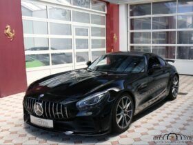 Mercedes-AMG GT R Coupé 2018 – Carbon Roof, Ceramic Brakes, 12,500 km