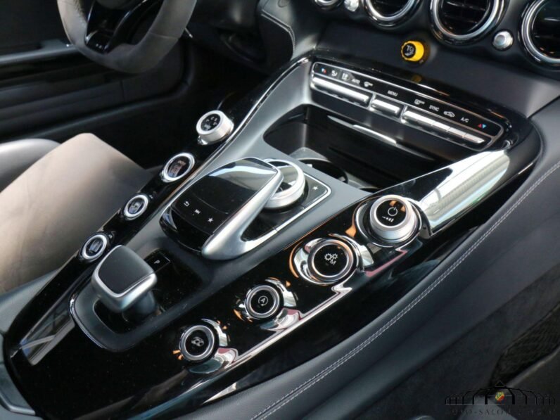 Mercedes-AMG GT R Coupé 2018 – Carbon Roof, Ceramic Brakes, 12,500 km