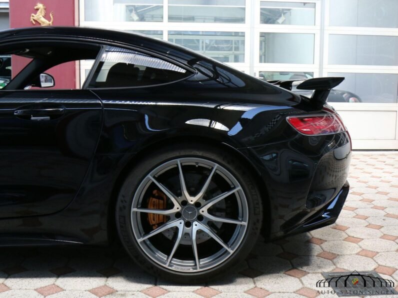 Mercedes-AMG GT R Coupé 2018 – Carbon Roof, Ceramic Brakes, 12,500 km