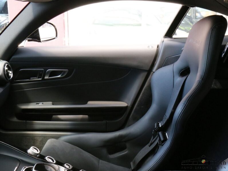 Mercedes-AMG GT R Coupé 2018 – Carbon Roof, Ceramic Brakes, 12,500 km